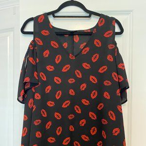 Torrid Red Lip Print Cold Shoulder Short Sleeve Top in 0x